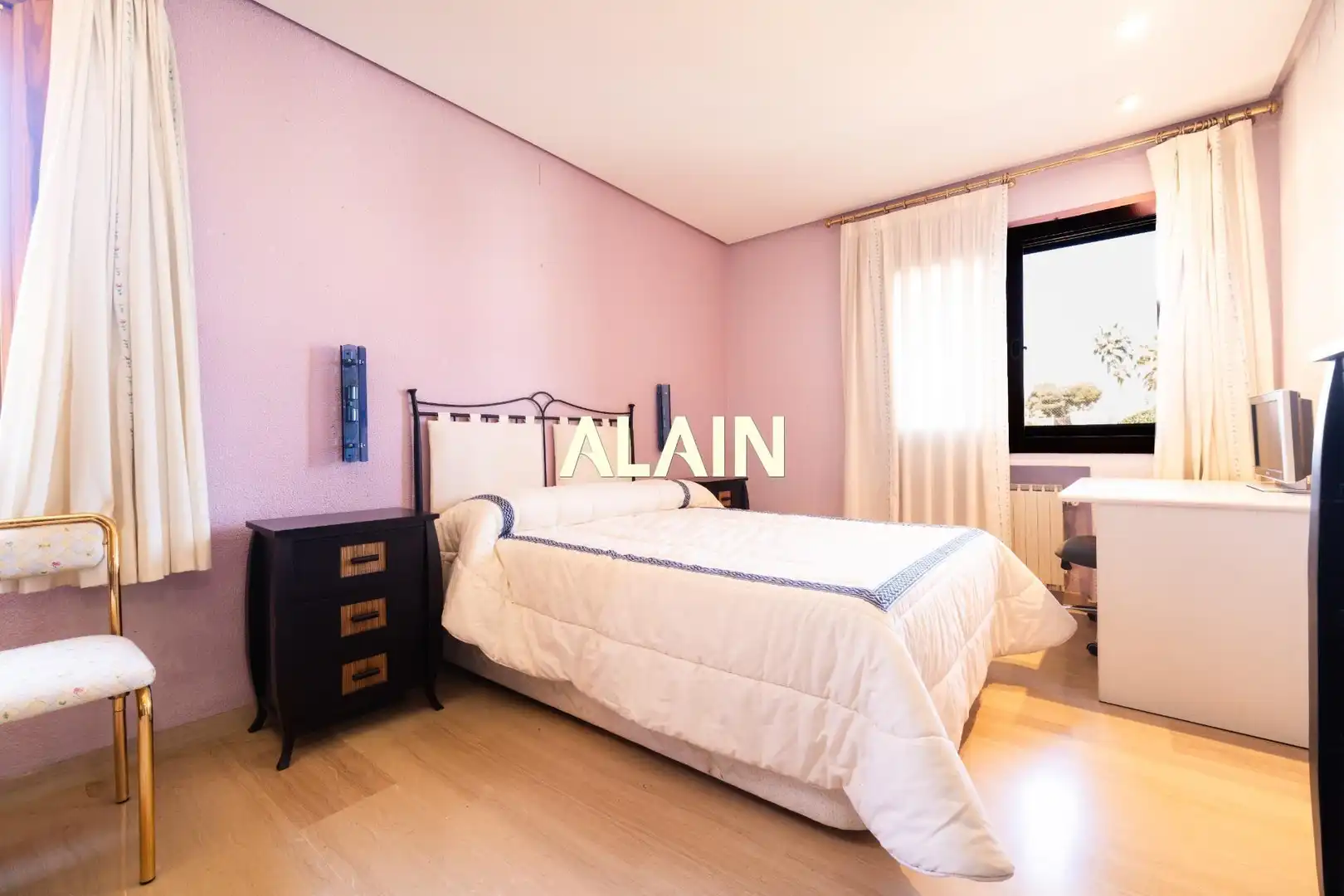 Habitación de Casa o chalet en venta en Chiva con Jardín privado, Terraza y Trastero
