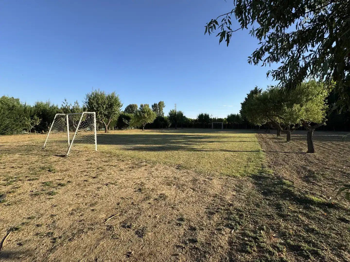 Finca rústica en venda en Grijota amb Jardí privat, Traster i Piscina