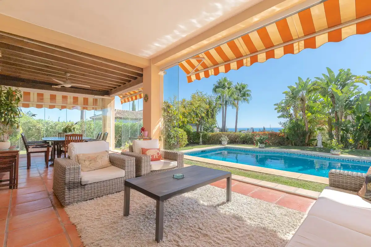 House with pool for sale in Elviria - Cabopino, imagen 2