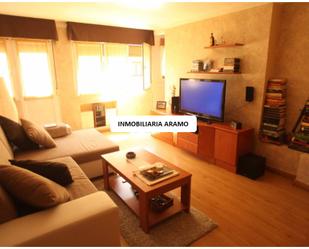 Sala d'estar de Apartament en venda en Oviedo 