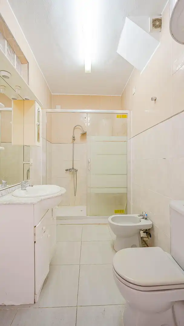 Baño de Apartamento en venta en Torrevieja con Balcón