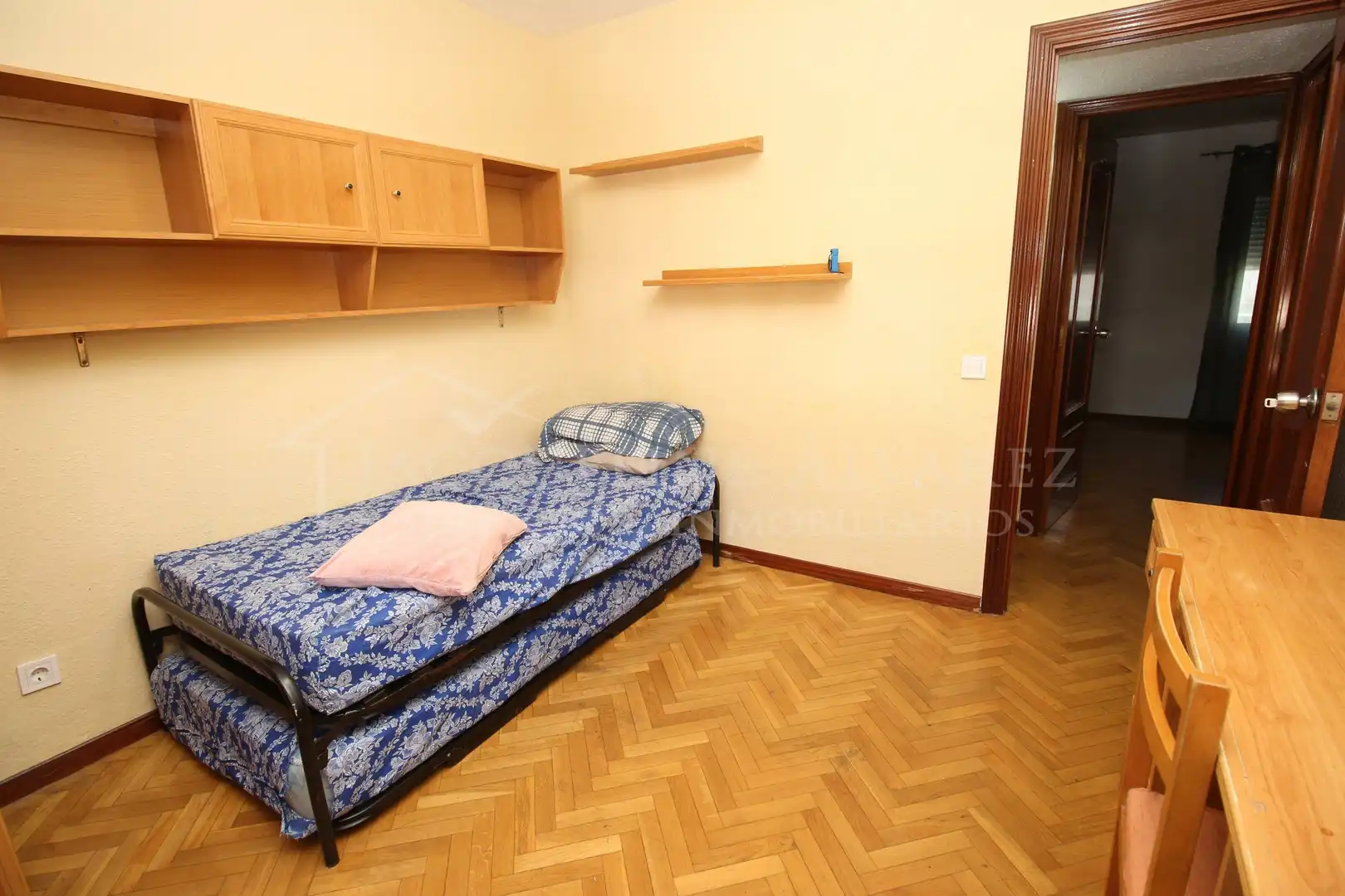 Bedroom of Flat for sale in Parla  with Parquet flooring