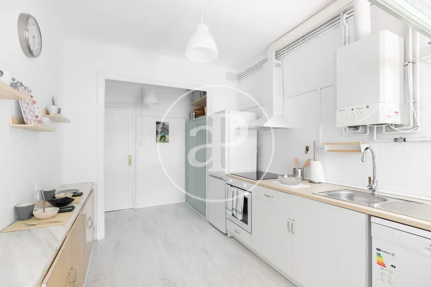 Küche von Wohnung zum Verkauf in Barcelona mit Klimaanlage, Heizung und Terrasse