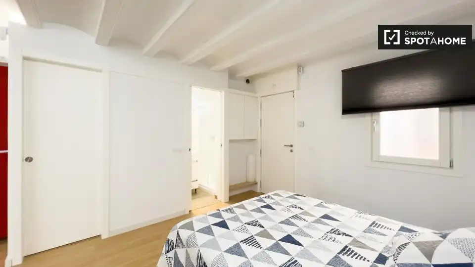 Flat with terrace to rent in Ciutat Vella, imagen 4