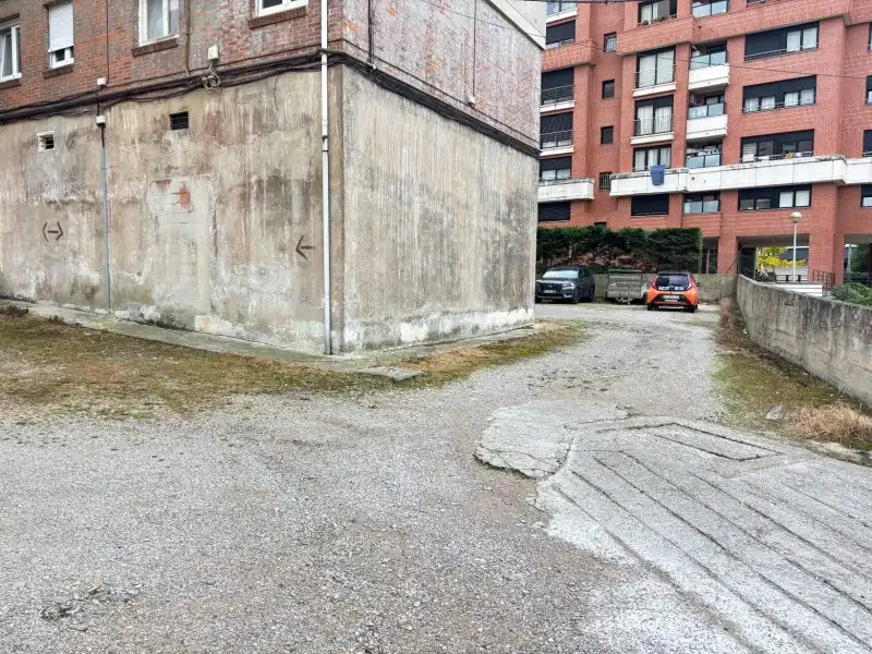 Parking de Local en venta en Santander