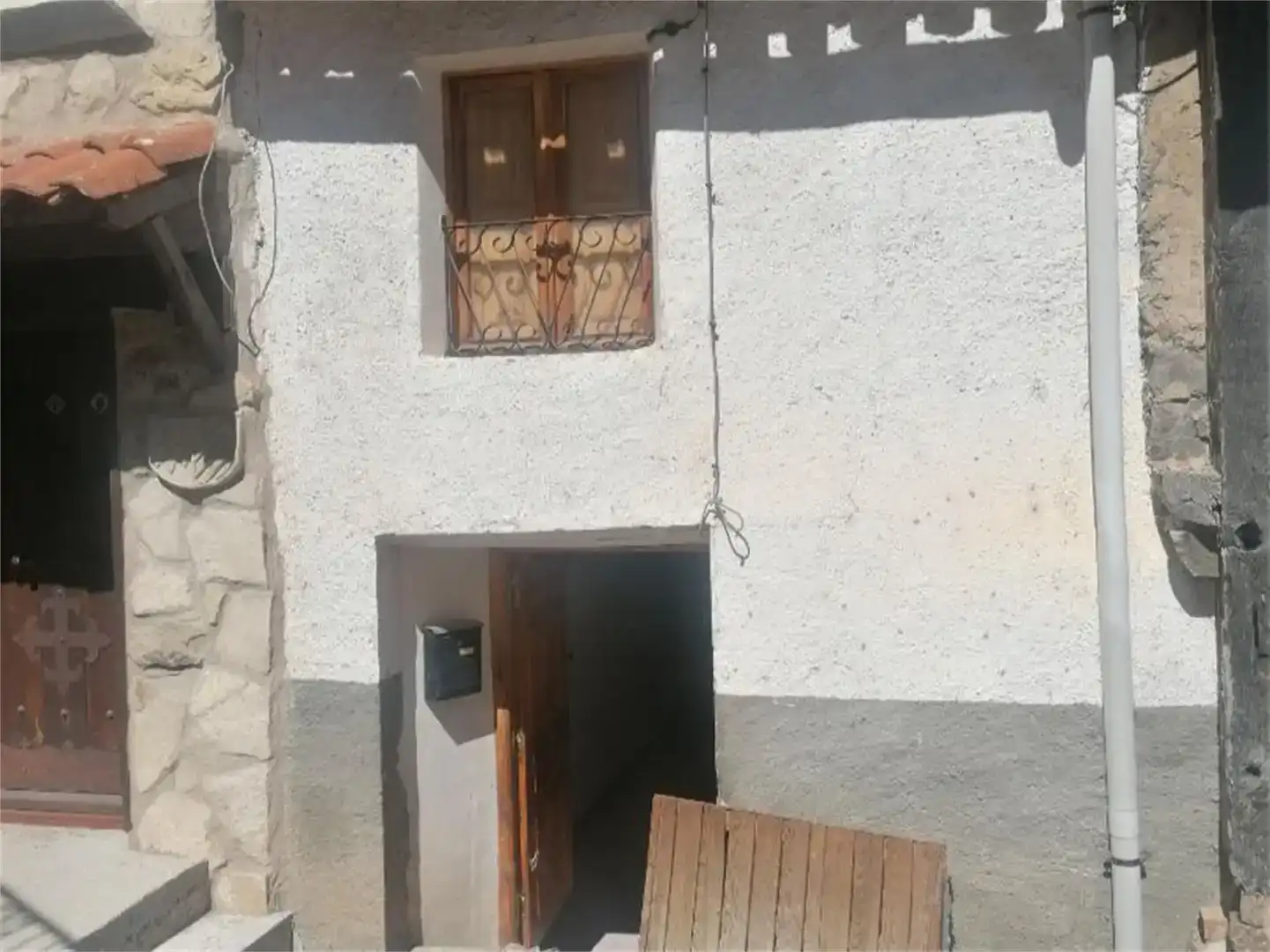 Vista exterior de Casa adosada en venda en Villoslada de Cameros amb Balcó