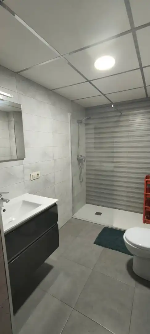 Badezimmer von Wohnung zur Miete in Jaén mit Klimaanlage, Möbliert und Gemeinschaftspool