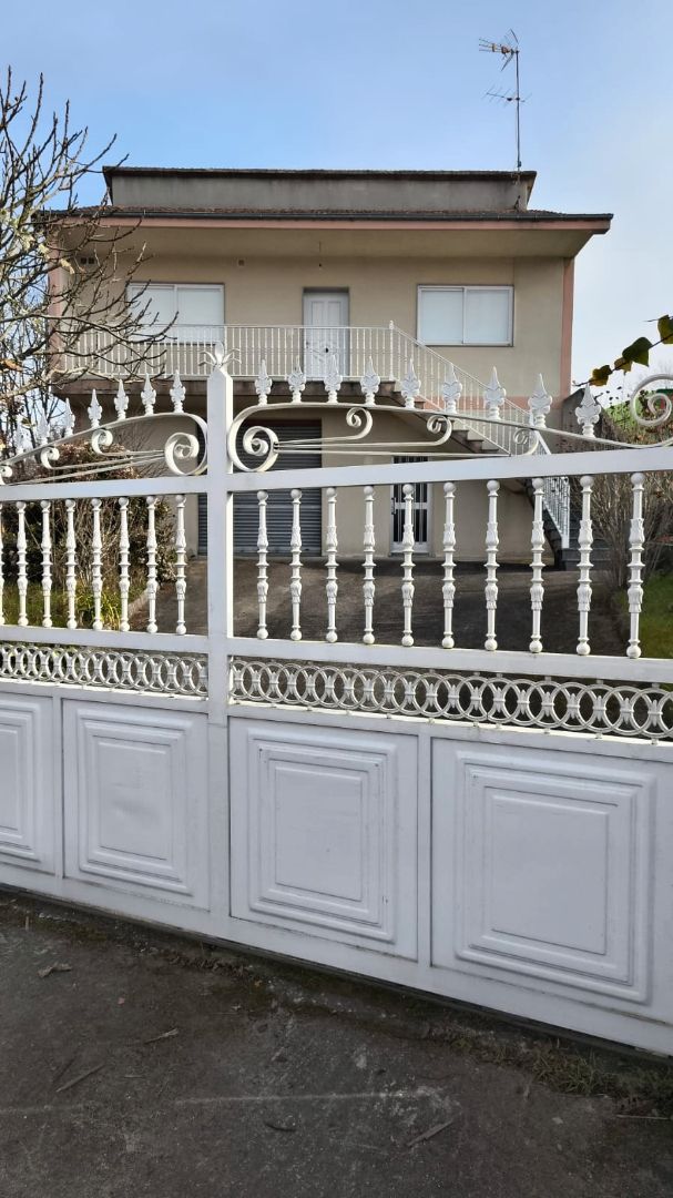 Vista exterior de Casa o xalet en venda en Taboadela amb Jardí privat, Traster i Moblat