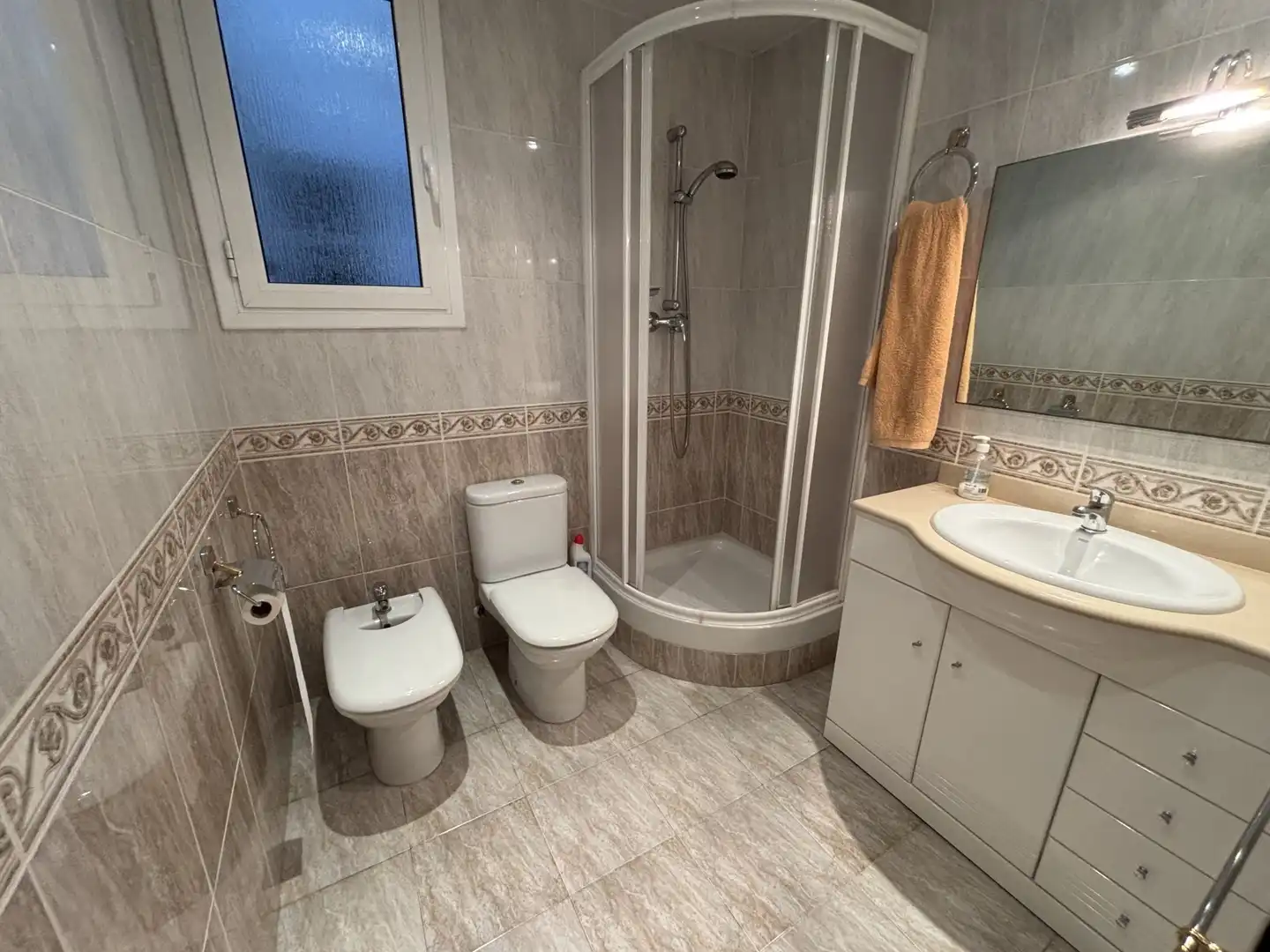 Baño de Piso en venta en Barcelona con Terraza y Balcón