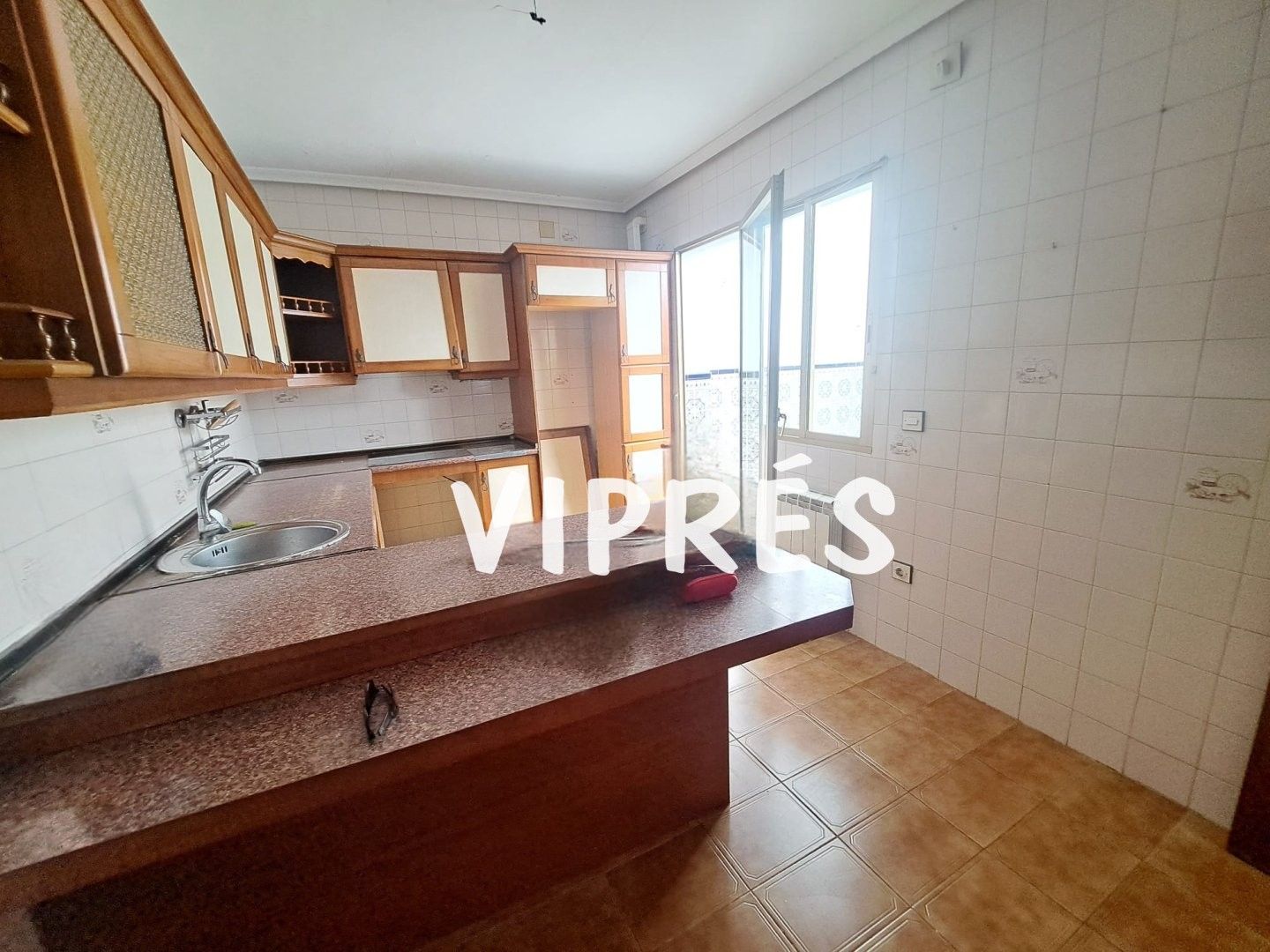 Cuina de Casa adosada en venda en Cáceres Capital amb Calefacció