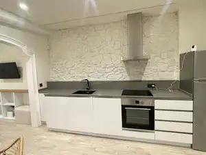 Cuina de Apartament en venda en Gijón  amb Calefacció i Forn