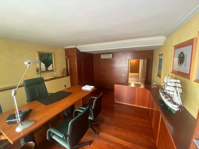 Local comercial en Venta en Creu de la Mà