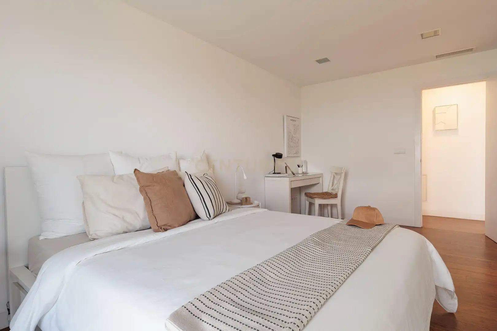 Dormitori de Casa o xalet en venda en Sant Cugat del Vallès amb Aire condicionat, Jardí privat i Traster