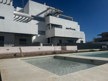Appartamento con piscina in vendita a Camino de la Albaida 8