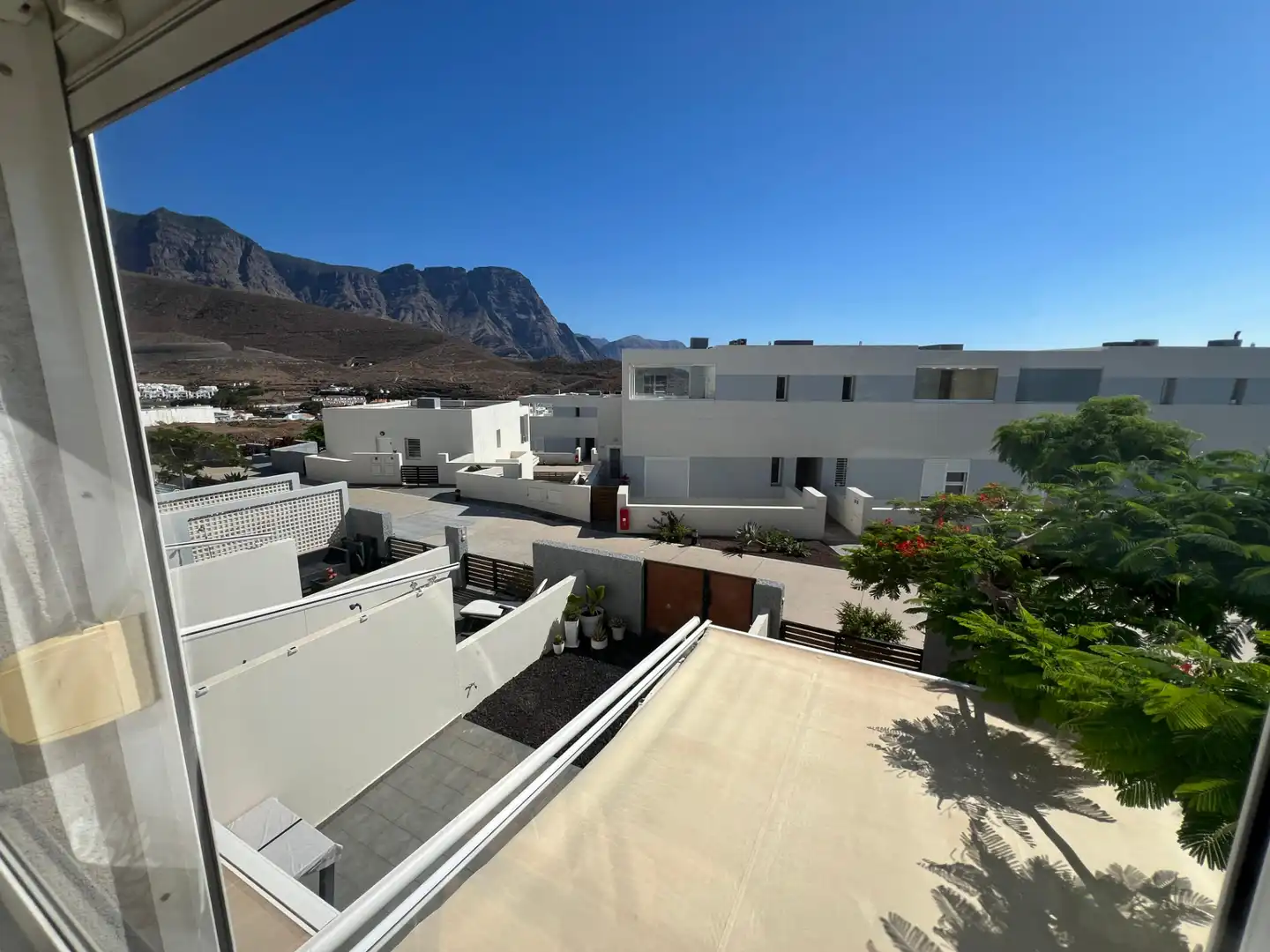 Vista exterior de Casa adosada en venta en Agaete con Jardín privado, Terraza y Amueblado
