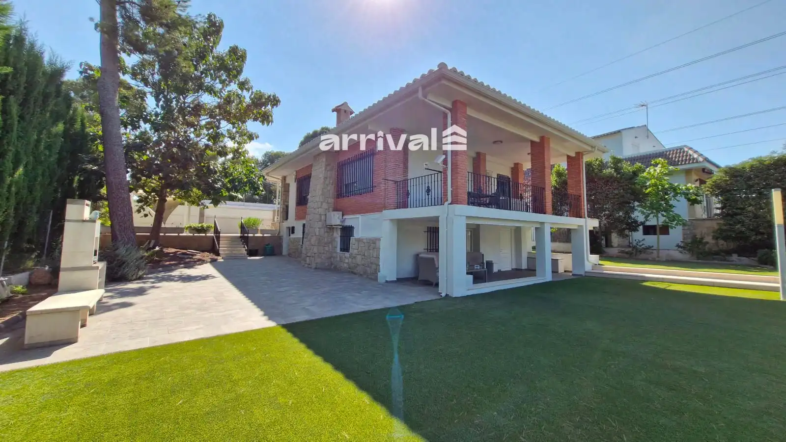 Vista exterior de Casa o chalet en venta en Paterna con Aire acondicionado, Jardín privado y Terraza