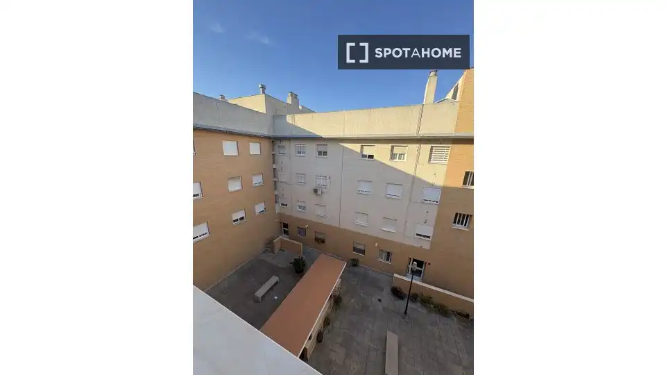 Exterior view of Flat for rent in Sevilla  with Air Conditioner, Heating and Furnished