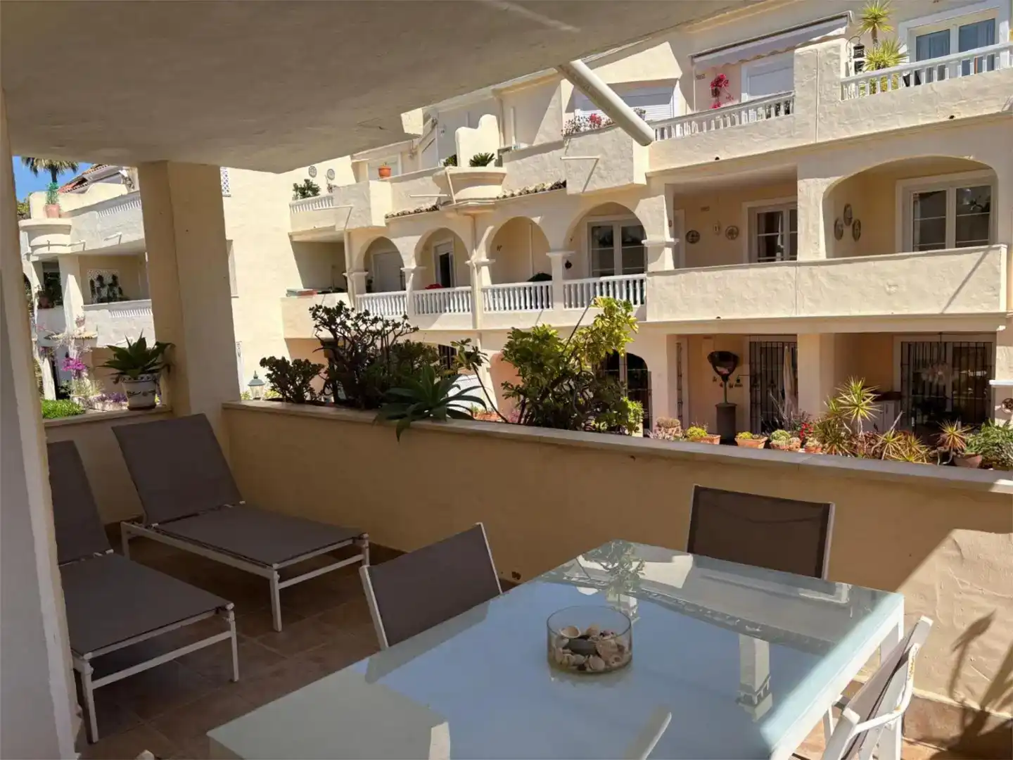 Terrasse von Wohnung zur Miete in Estepona mit Klimaanlage, Schwimmbad und Balkon