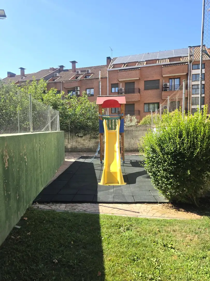 Aparcament de Planta baixa en venda en Valdemoro amb Calefacció, Parquet i Terrassa