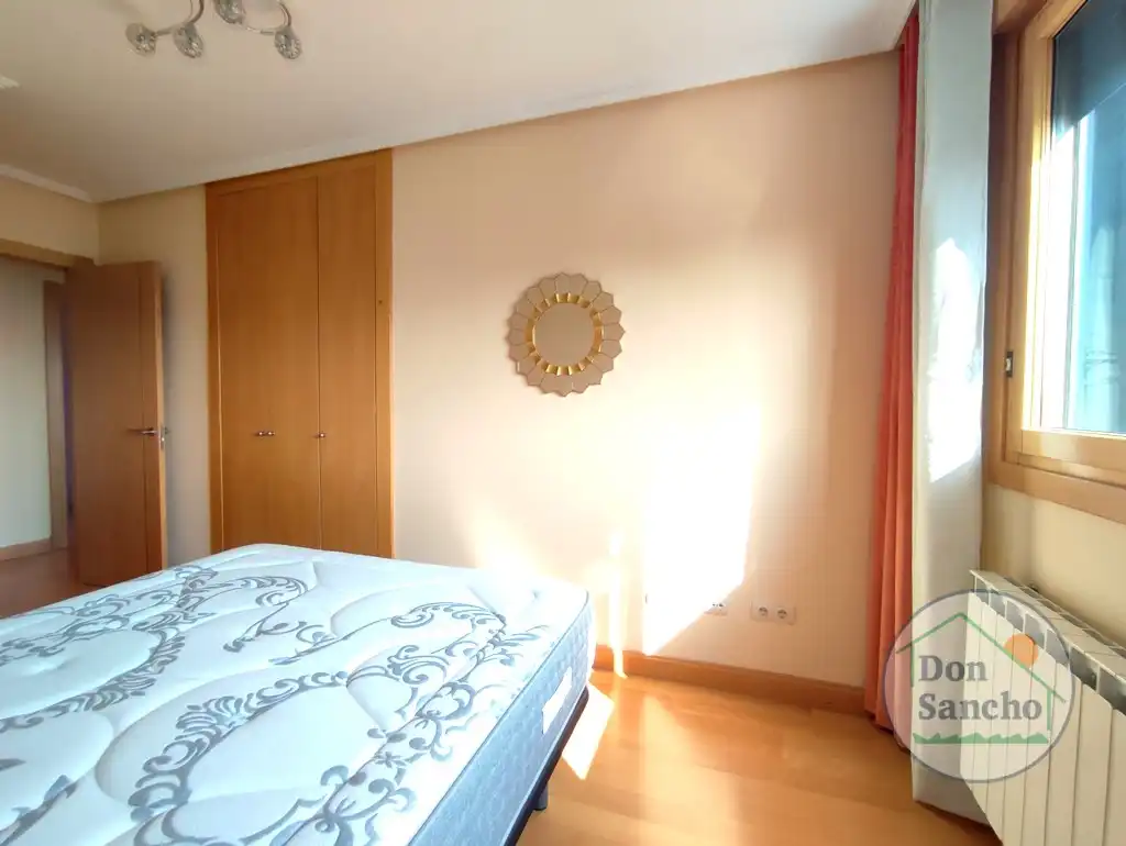 Bedroom of Attic for sale in Valladolid  with Air Conditioner, Heating and Terrace