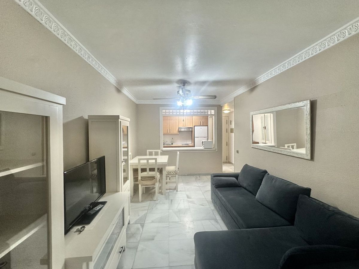 Exterior view of Planta baja for sale in Marbella  with Terrace, Swimming Pool and Furnished