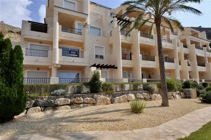 Vista exterior de Apartament en venda en Calpe / Calp amb Aire condicionat, Calefacció i Jardí privat