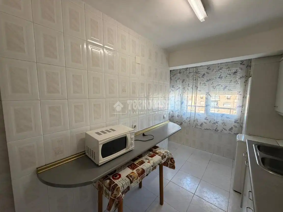 Kitchen of Flat for sale in Alcalá de Henares  with Air Conditioner and Heating