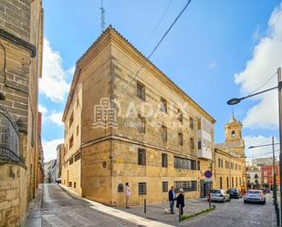 Vista exterior de Edifici en venda en Úbeda