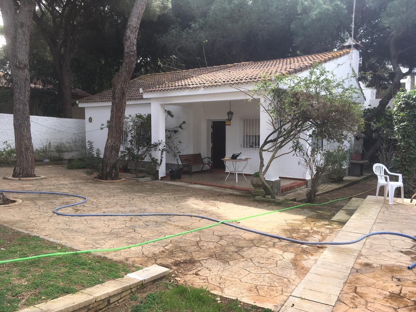 Exterior view of House or chalet for sale in Chiclana de la Frontera  with Private garden, Storage room and Swimming Pool