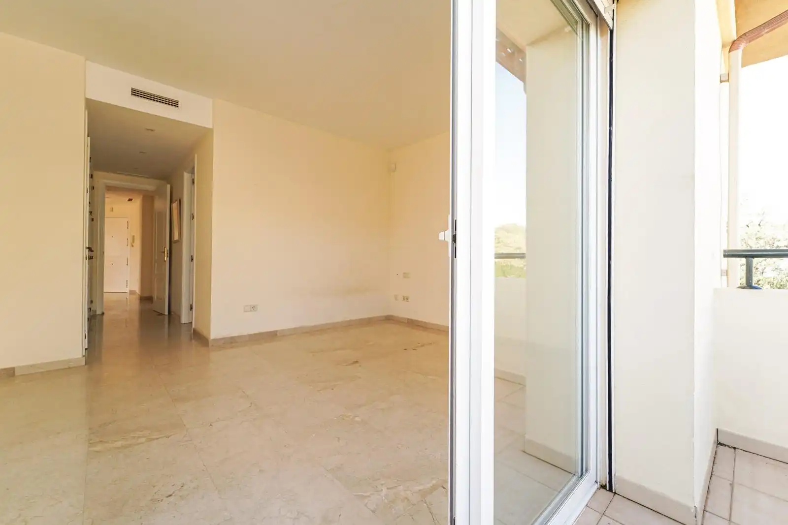 Ático en venta en Marbella con Aire acondicionado, Calefacción y Jardín privado