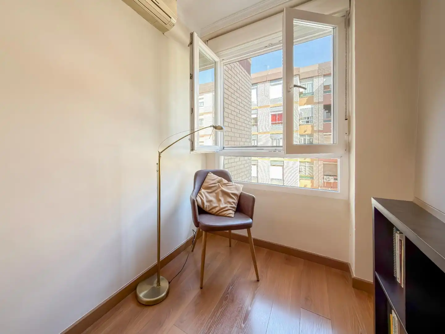 Habitación de Piso en venta en Valencia con Aire acondicionado y Calefacción