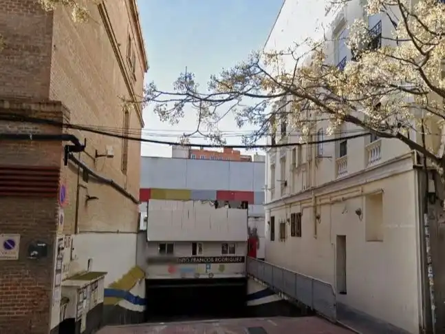 Exterior view of Garage for sale in Madrid