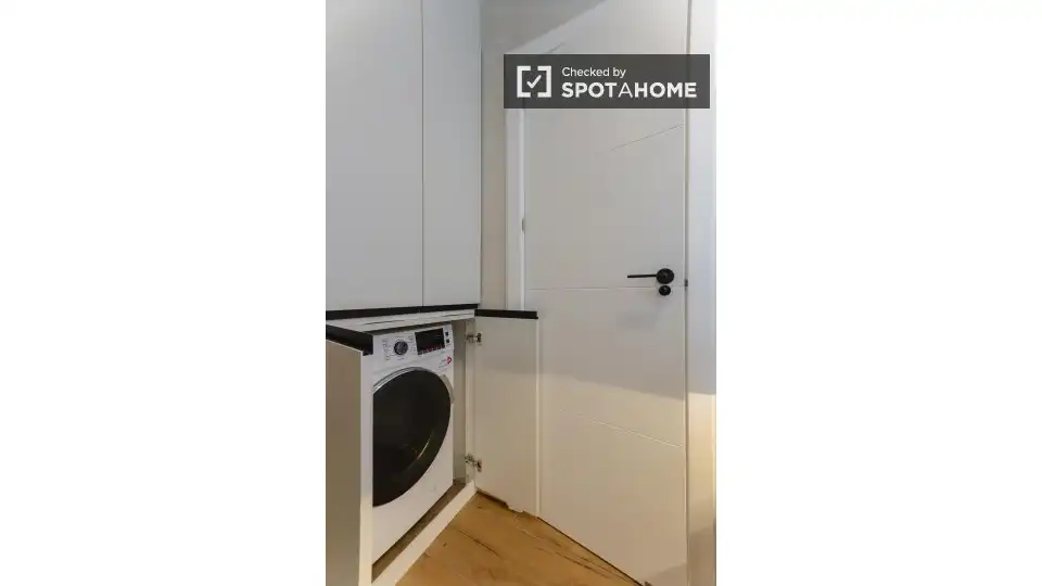 Appartamento con terrazza in affitto a Ciutat Vella, imagen 15
