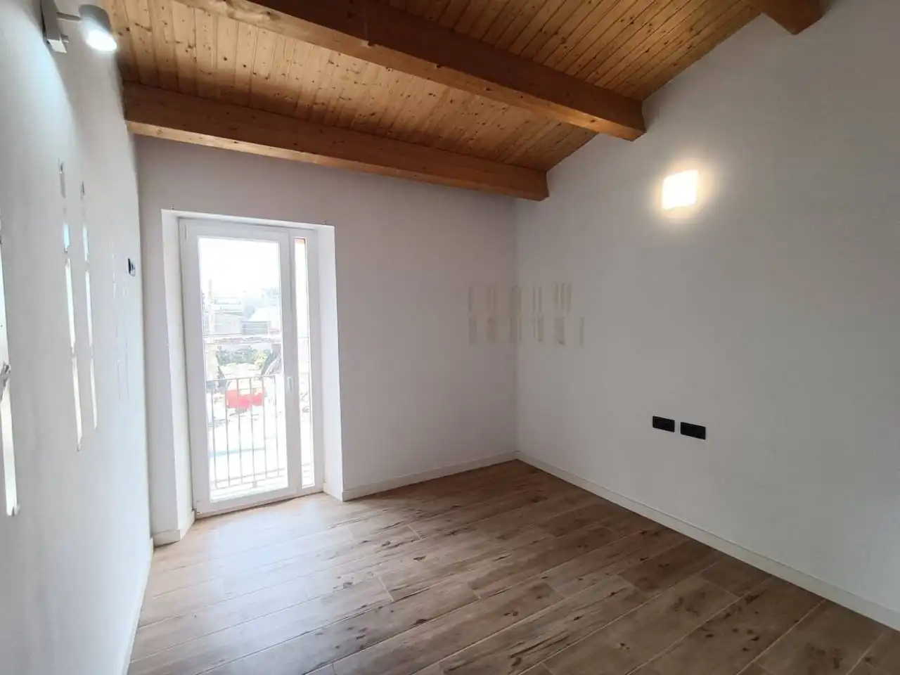 Wohnzimmer von Haus oder Chalet zum Verkauf in Salt mit Klimaanlage, Heizung und Privatgarten