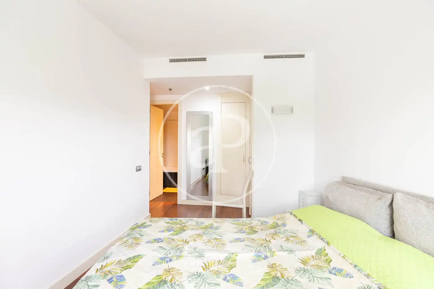 Habitación de Piso en venta en Barcelona con Aire acondicionado, Calefacción y Jardín privado