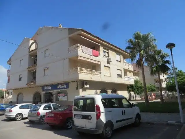 Pis amb ascensor en venda a Av. Castellon 103