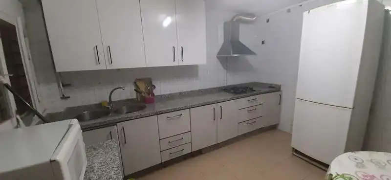 Cuina de Casa o xalet en venda en Baza amb Moblat