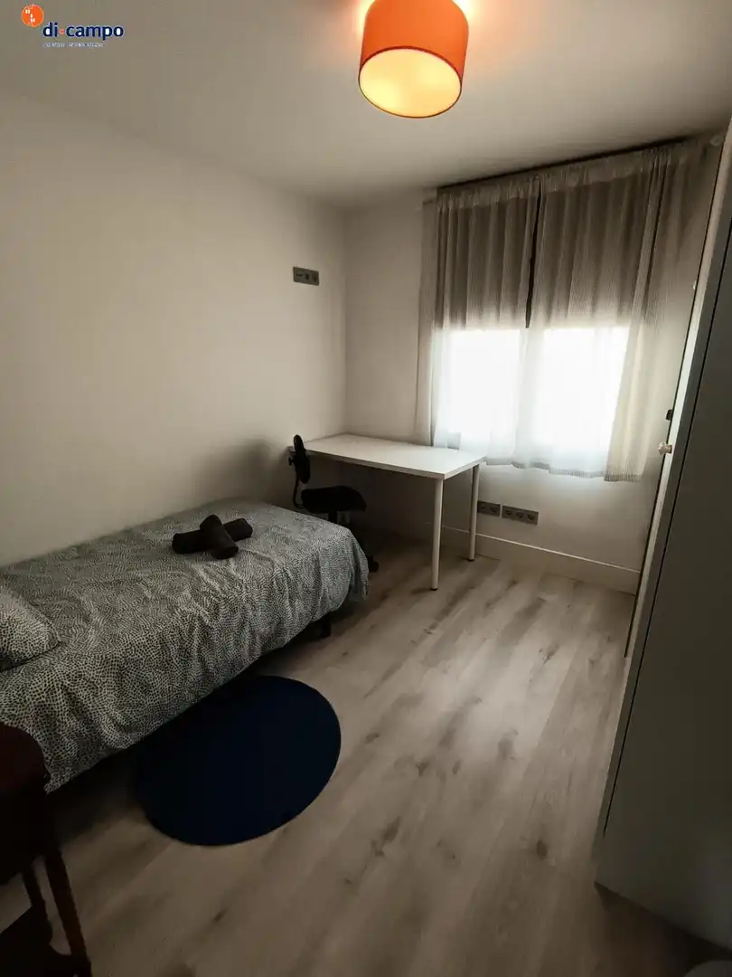 Bedroom of Flat for sale in Valladolid  with Air Conditioner, Heating and Furnished