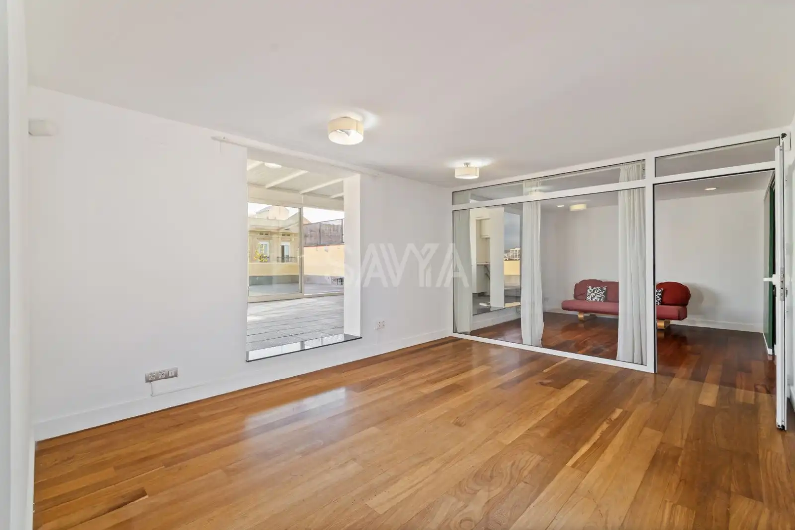 Exterior view of Office for sale in Barcelona