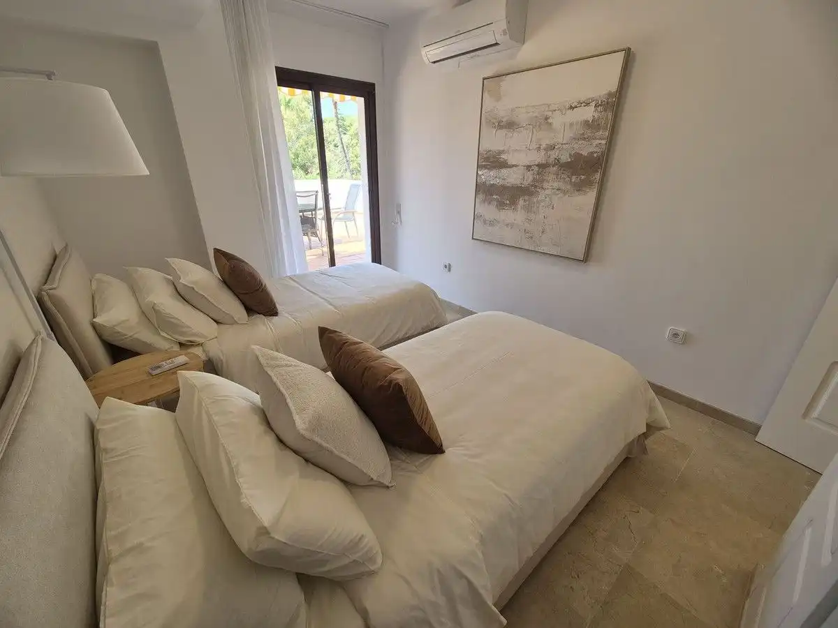 Dormitori de Apartament de lloguer en Marbella amb Aire condicionat, Calefacció i Terrassa