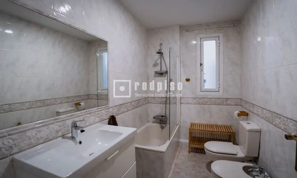 Baño de Piso en venta en Madrid con Calefacción y Amueblado
