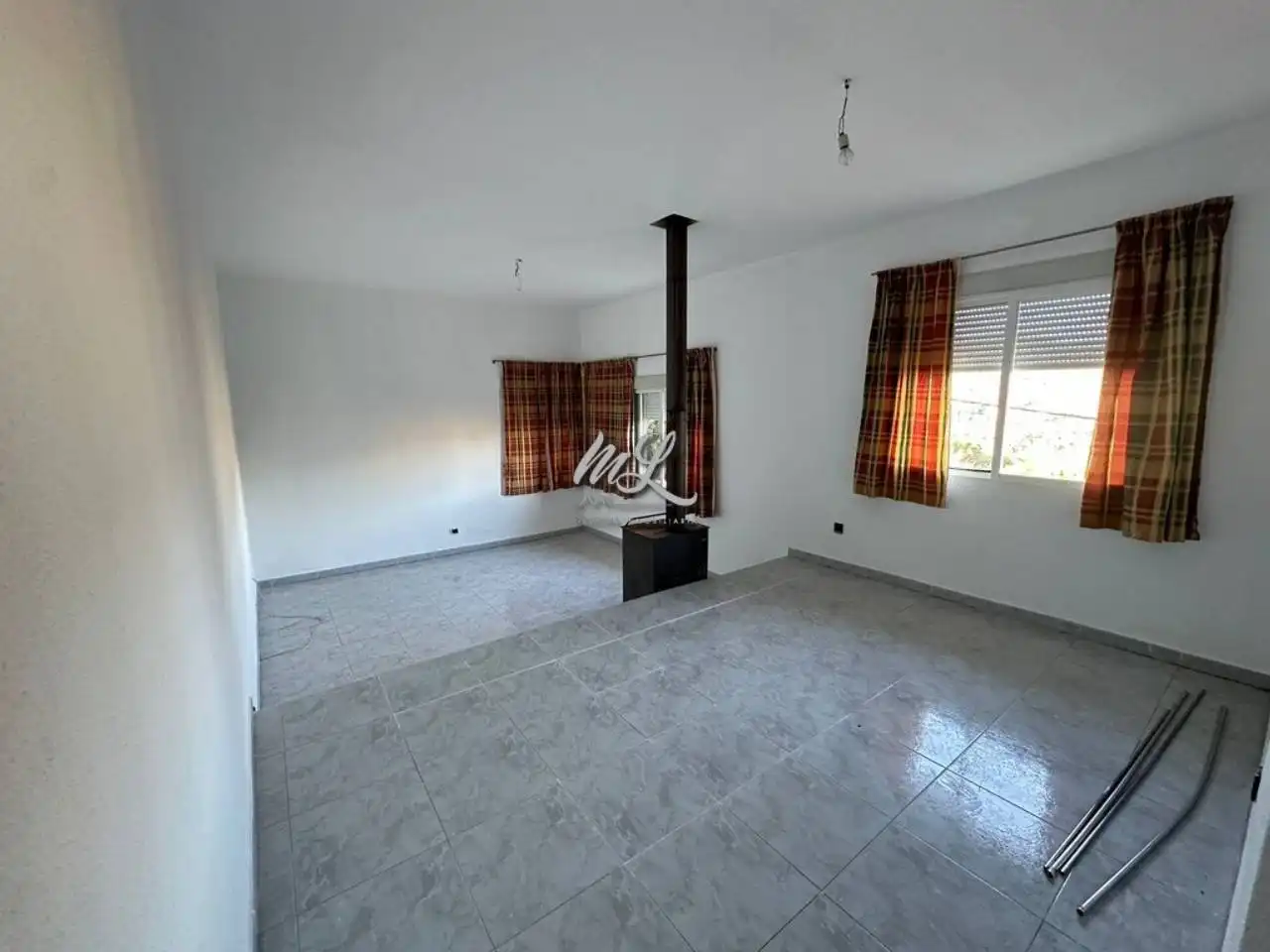 Sala d'estar de Casa o xalet en venda en Navahermosa amb Calefacció, Jardí privat i Terrassa