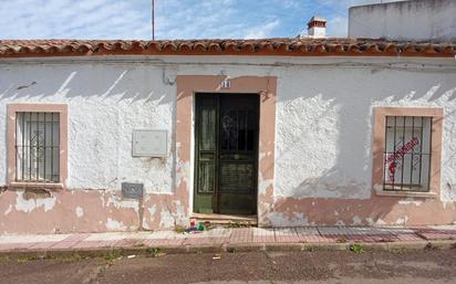 Vista exterior de Casa o xalet en venda en La Albuera amb Terrassa