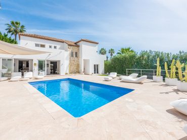 Casa con piscina in vendita a Nueva Andalucía