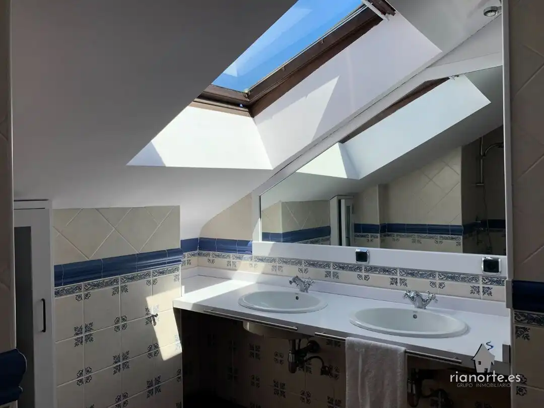 Bany de Dúplex en venda en Avilés amb Calefacció