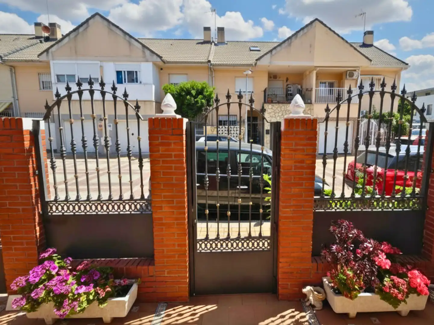 Exterior view of Detached homes for sale in Parla  with Air Conditioner, Heating and Private garden