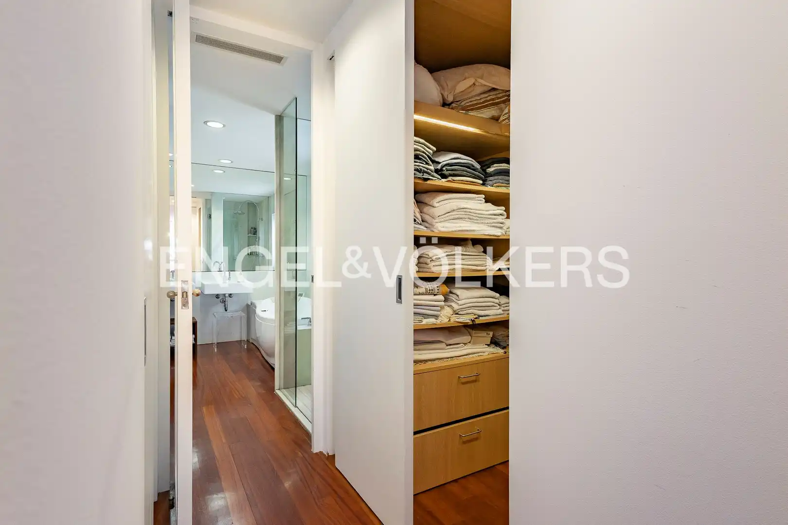 Habitación de Casa o chalet en venta en Sant Cugat del Vallès con Aire acondicionado, Calefacción y Jardín privado