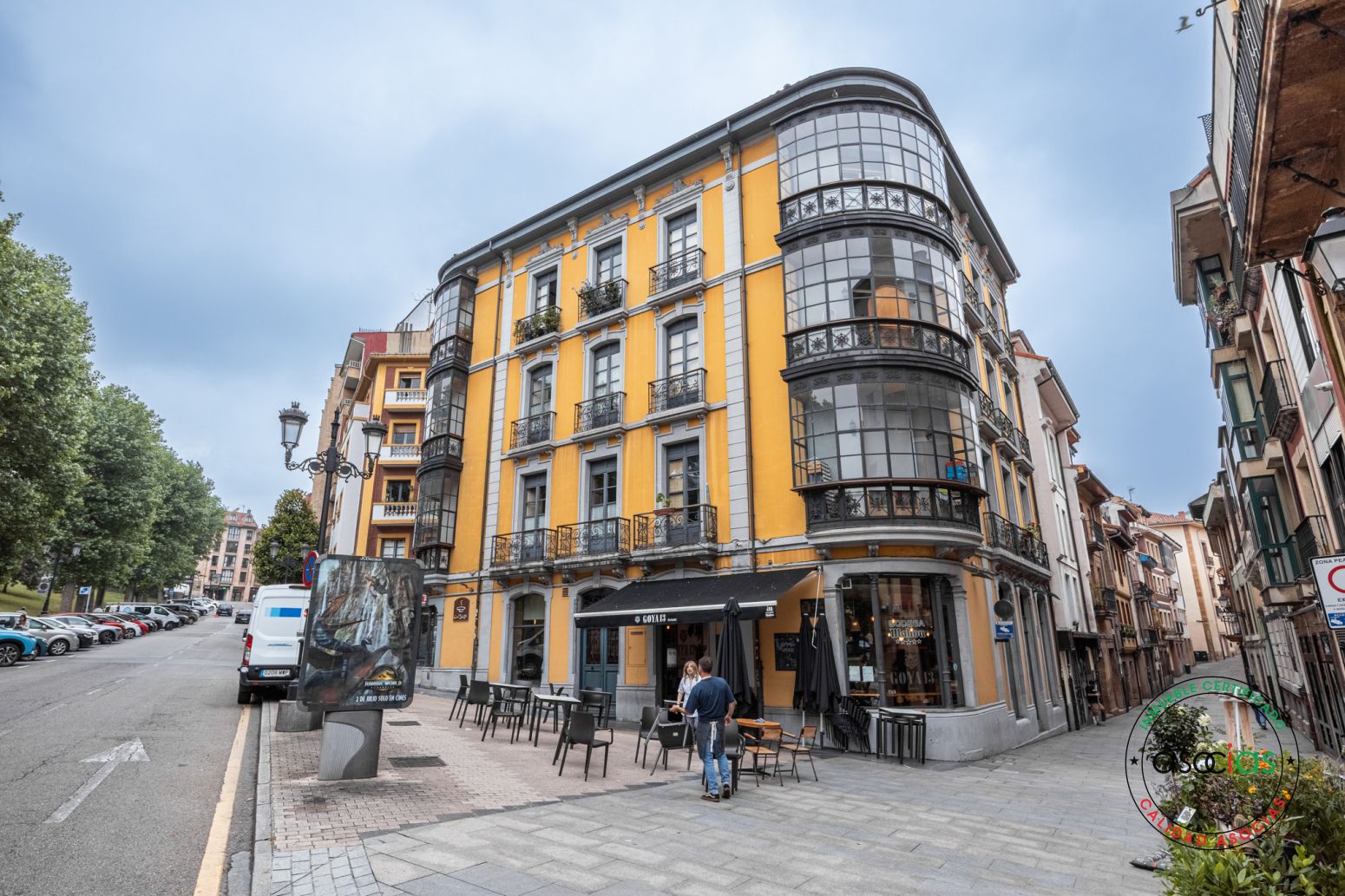 Vista exterior de Àtic en venda en Oviedo  amb Calefacció i Moblat