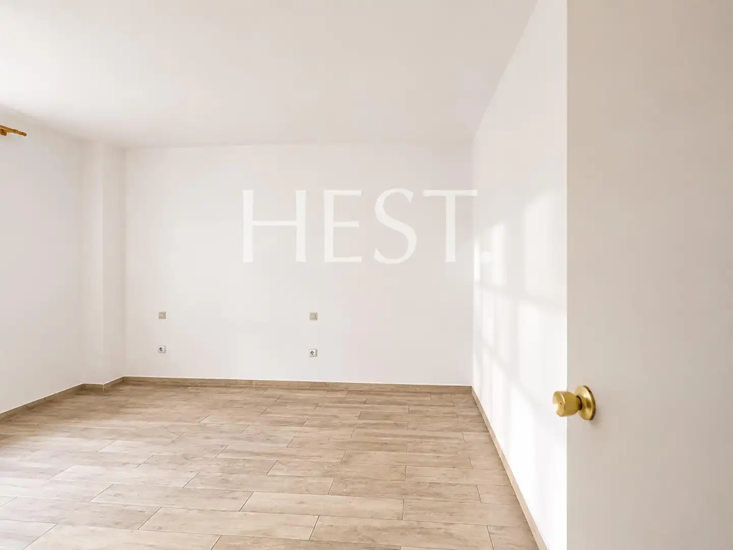 Piso en venta en Barcelona con Calefacción, Terraza y Balcón
