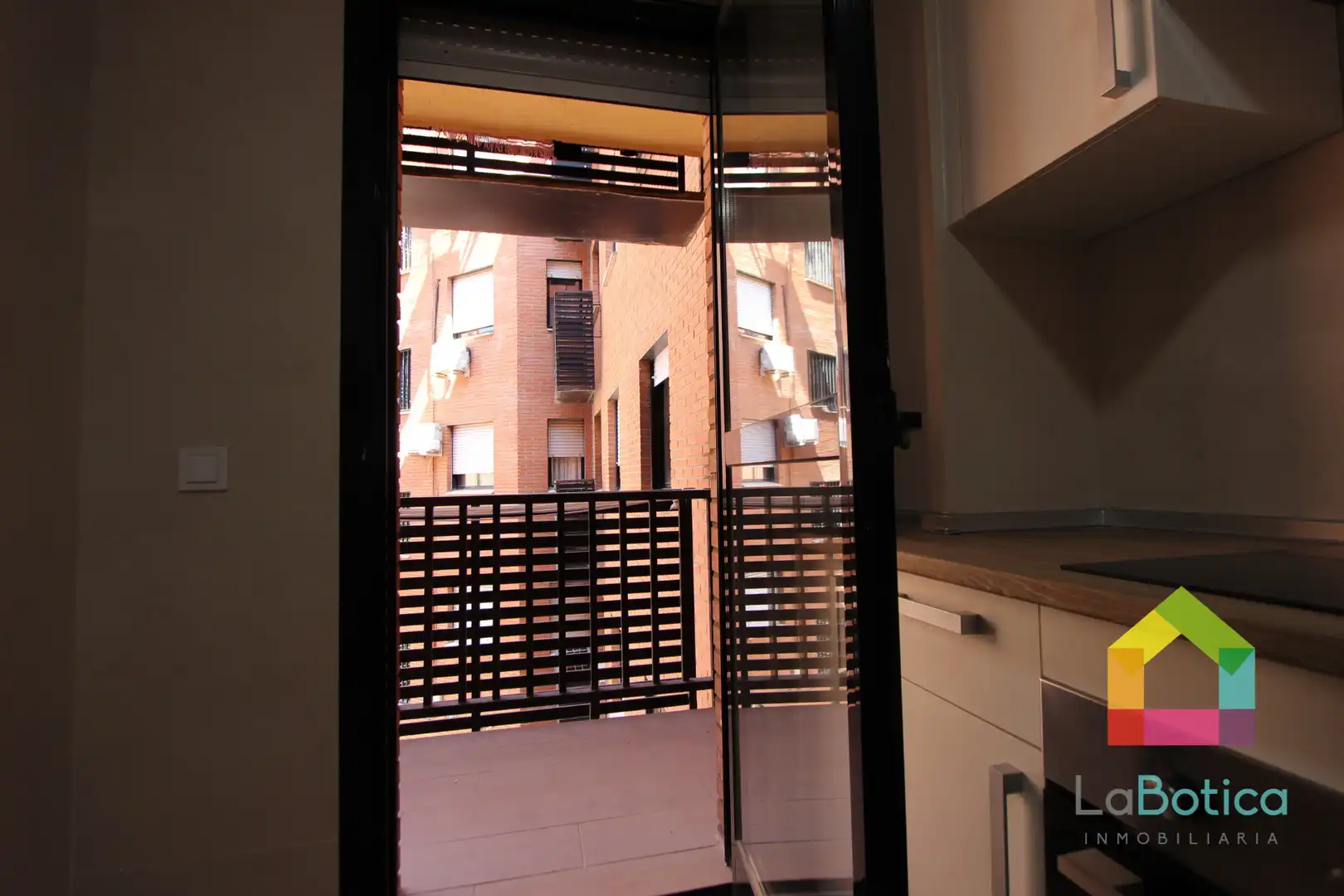 Balcony of Flat for sale in Toledo  with Air Conditioner and Heating